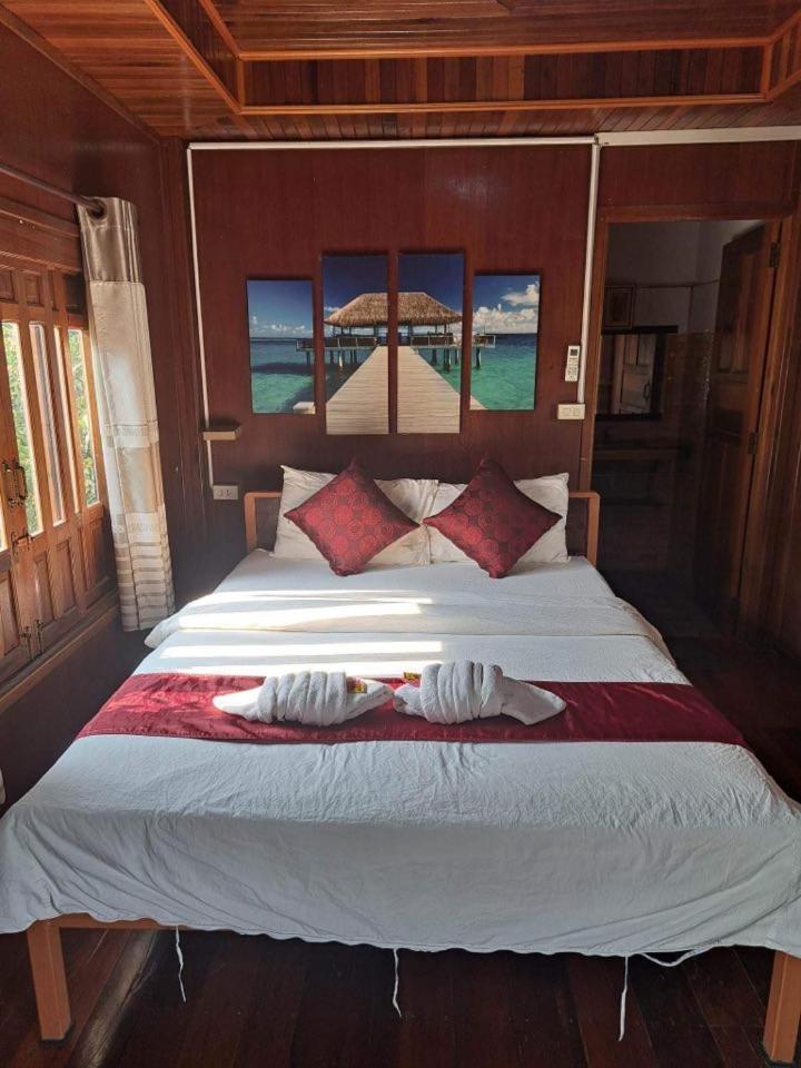 Chomduen Phu Kao Resort Non Sang Quarto foto
